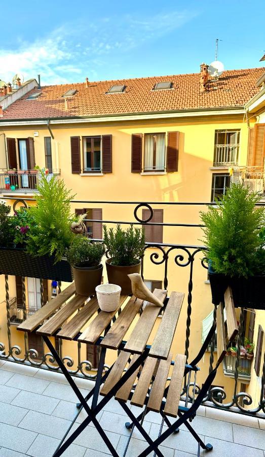 Lily Pads -Elegant Apartment- In The City Center Milão Exterior foto