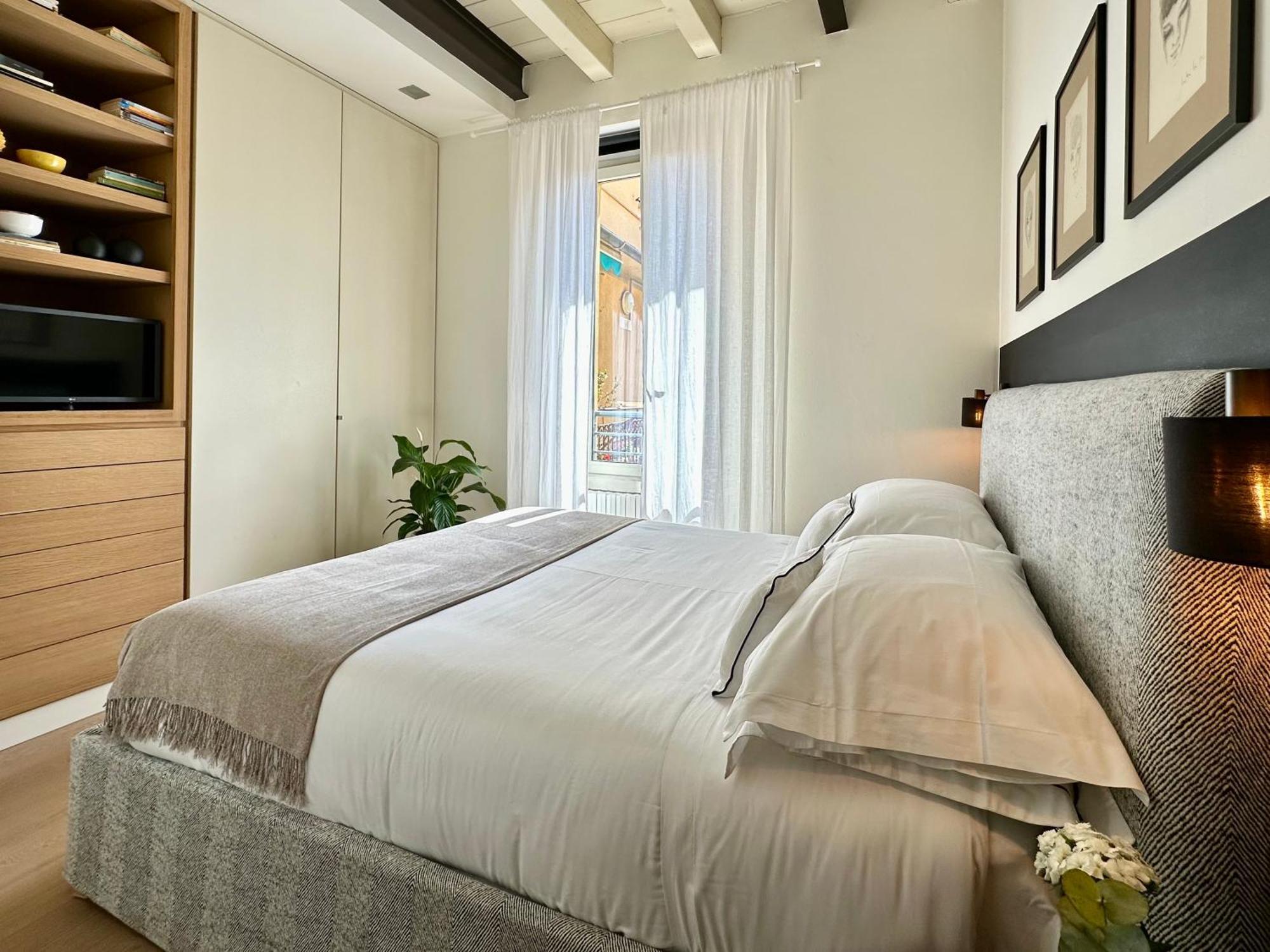 Lily Pads -Elegant Apartment- In The City Center Milão Exterior foto